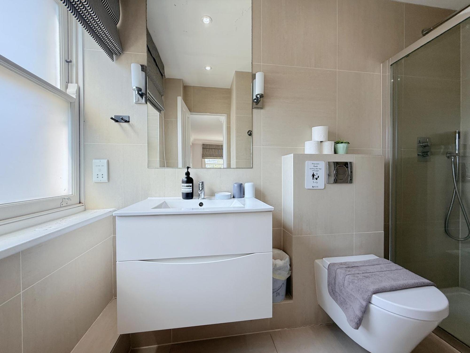 Spacious And Cosy 3Brs 5F House In Heart Of ลอนดอน ภายนอก รูปภาพ